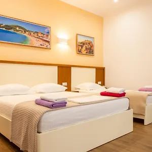 Sofia's Cozy 3*, Himare Albania